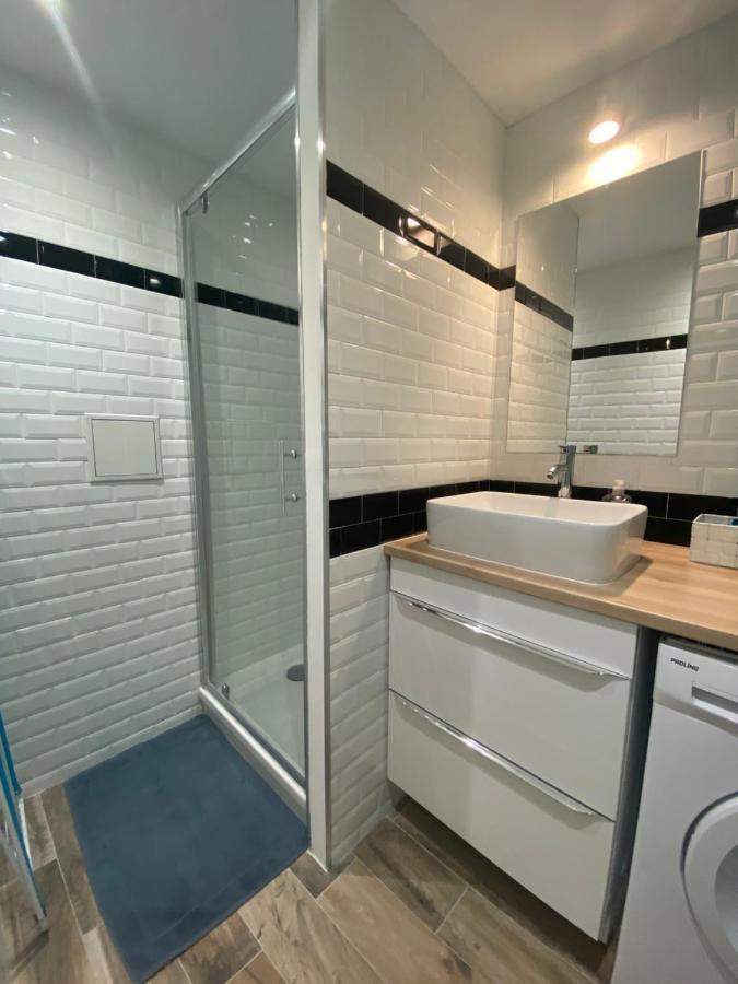 Appartement Beau studio cosy calme en face du port sur le quai à Dieppe Extérieur photo