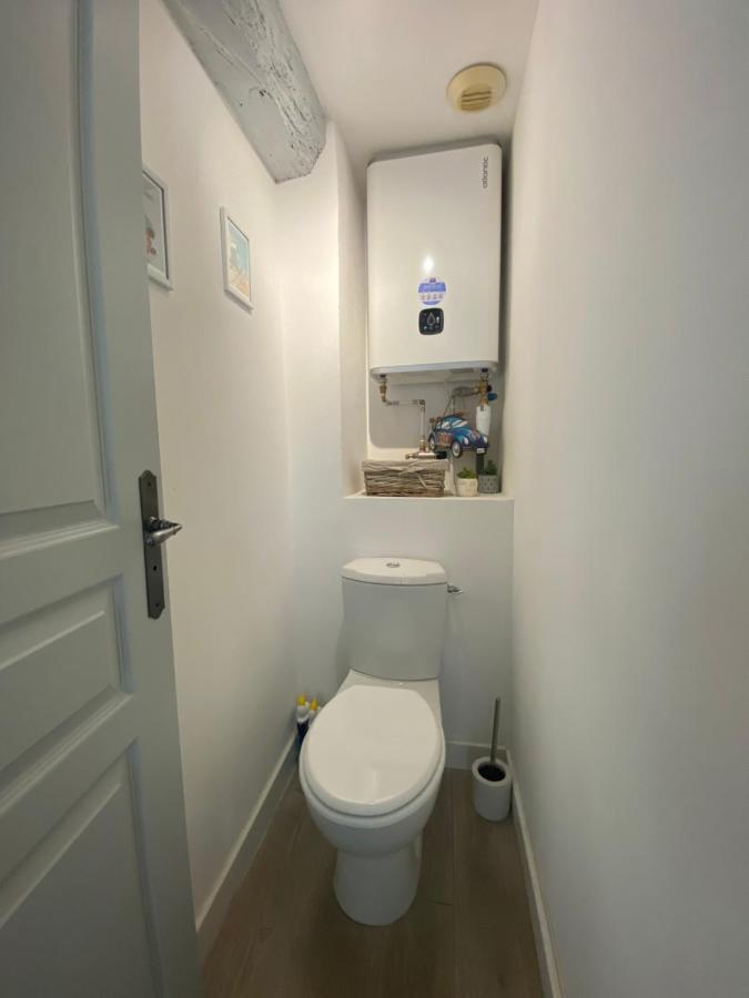 Appartement Beau studio cosy calme en face du port sur le quai à Dieppe Extérieur photo