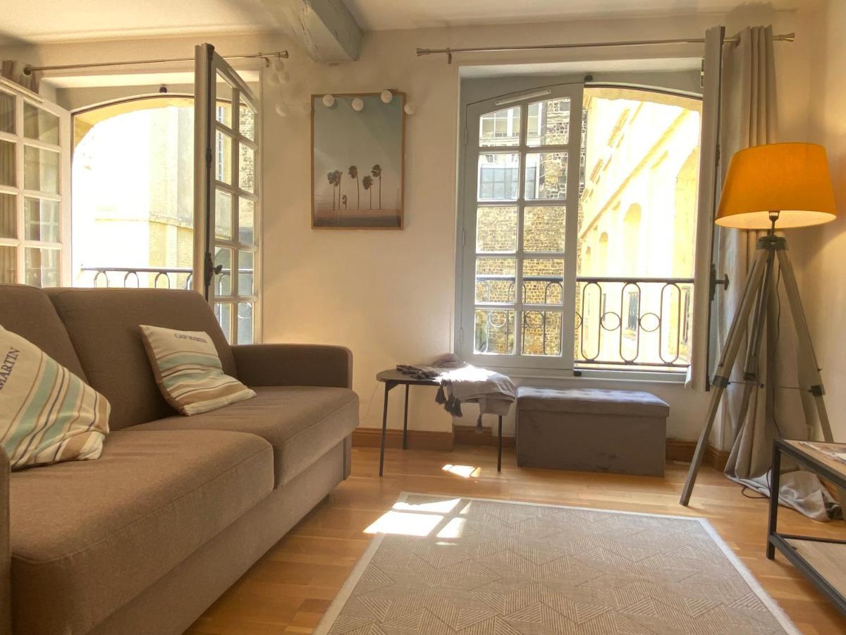Appartement Beau studio cosy calme en face du port sur le quai à Dieppe Extérieur photo